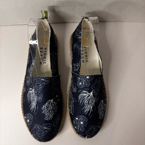NWOT Vionic beach loafers women’s Blue size 8.5